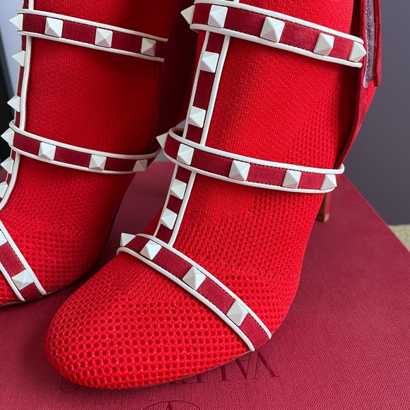 Valentino Garavani Rockstud Bodytech Boots - Picture 8 of 16